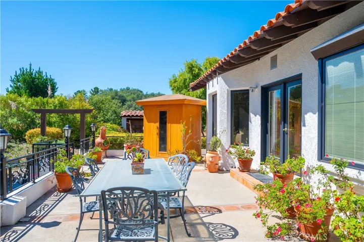 560 Easy Street, Arroyo Grande, California 93420