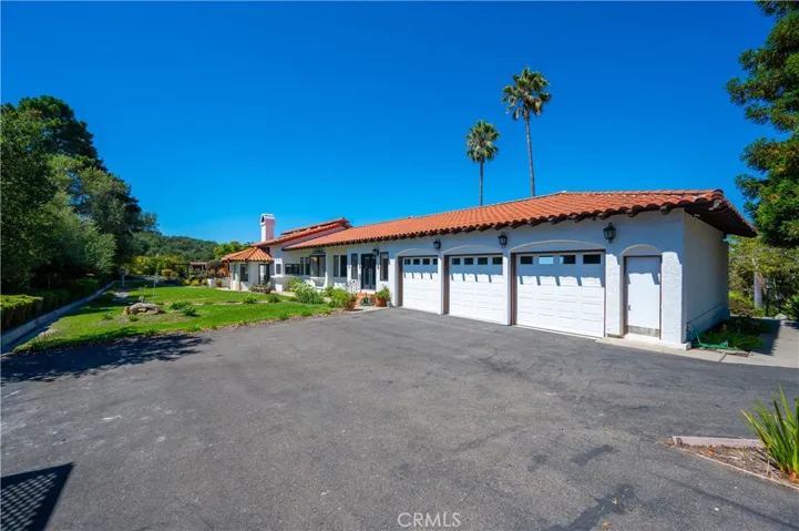 560 Easy Street, Arroyo Grande, California 93420