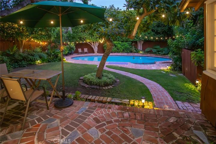 447 Locust Street, Laguna Beach, California 92651