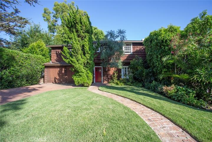 447 Locust Street, Laguna Beach, California 92651