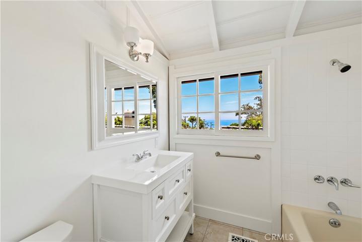 447 Locust Street, Laguna Beach, California 92651