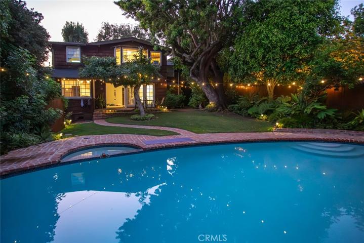 447 Locust Street, Laguna Beach, California 92651