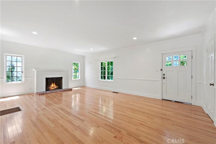 447 Locust Street, Laguna Beach, California 92651