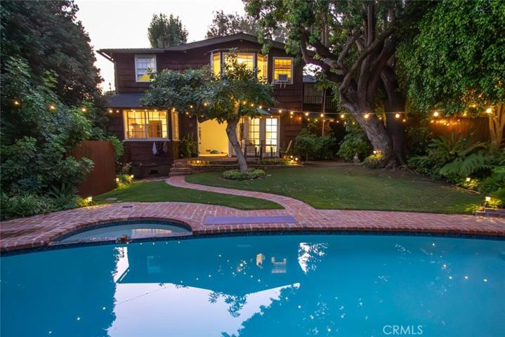 447 Locust Street, Laguna Beach, California 92651