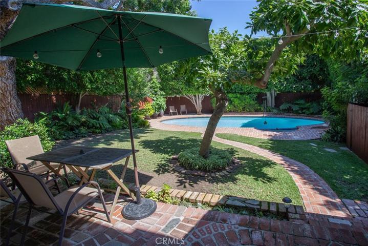 447 Locust Street, Laguna Beach, California 92651