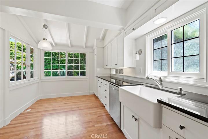 447 Locust Street, Laguna Beach, California 92651