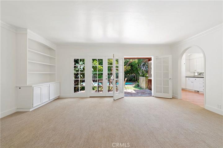 447 Locust Street, Laguna Beach, California 92651