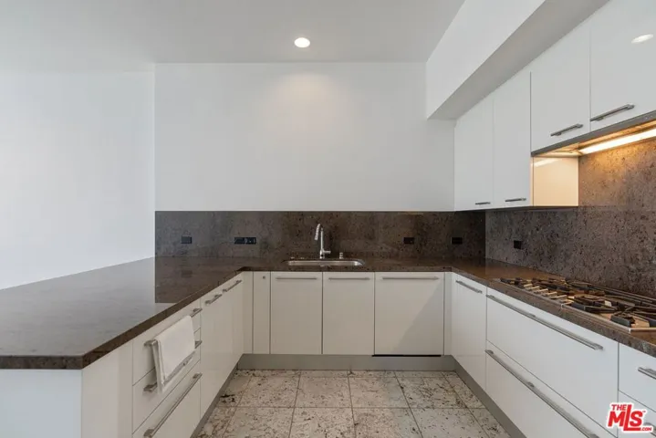 900 W Olympic Boulevard Unit 34H, Los Angeles, California 90015