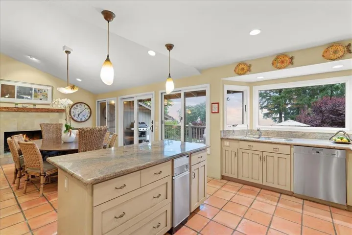 25896 Adams Road, Los Gatos, California 95033
