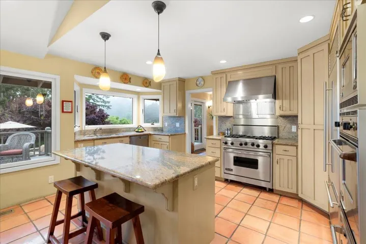 25896 Adams Road, Los Gatos, California 95033