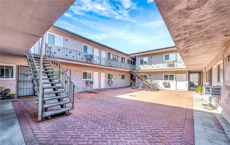 6735 Elmer Avenue Unit 9, North Hollywood, California 91606