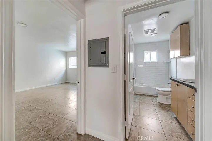 6735 Elmer Avenue Unit 9, North Hollywood, California 91606