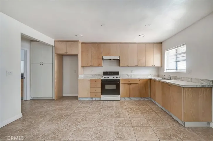 6735 Elmer Avenue Unit 9, North Hollywood, California 91606