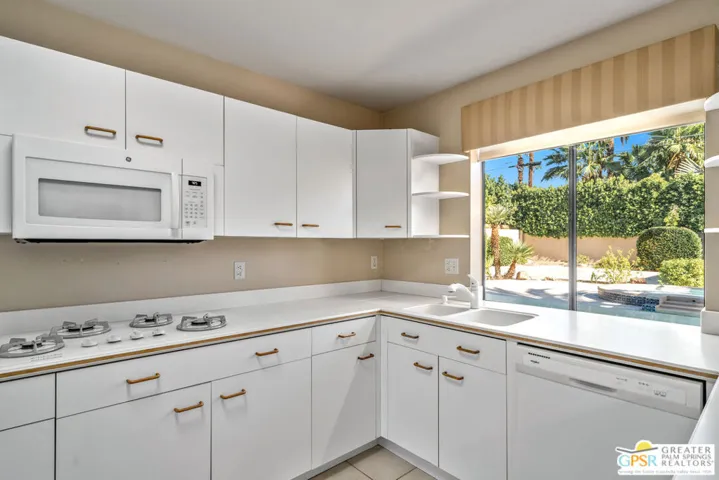 252 E Ocotillo Avenue, Palm Springs, California 92264
