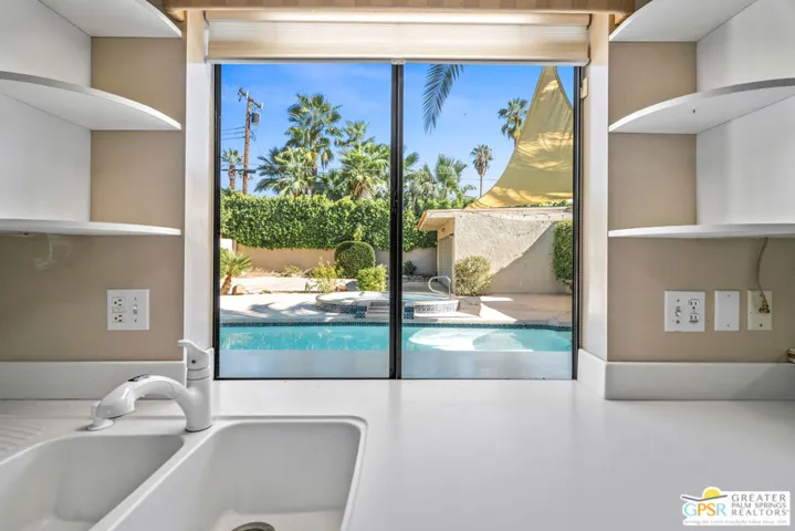 252 E Ocotillo Avenue, Palm Springs, California 92264