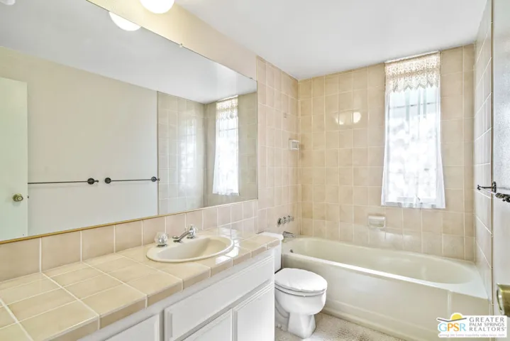 252 E Ocotillo Avenue, Palm Springs, California 92264