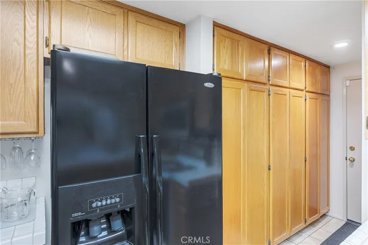 Plenty of cabinet/storage space