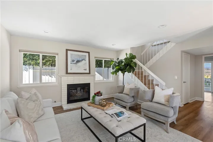 24836 Tabuenca, Mission Viejo, California 92692