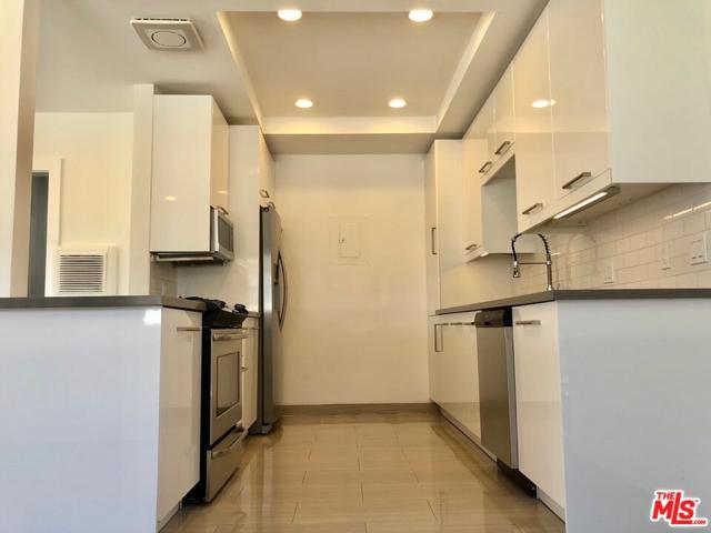 615 Ocean Avenue Unit G, Santa Monica, California 90402