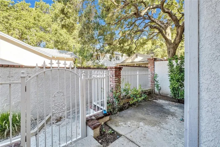 801 W Foothill Boulevard Unit F, Monrovia, California 91016