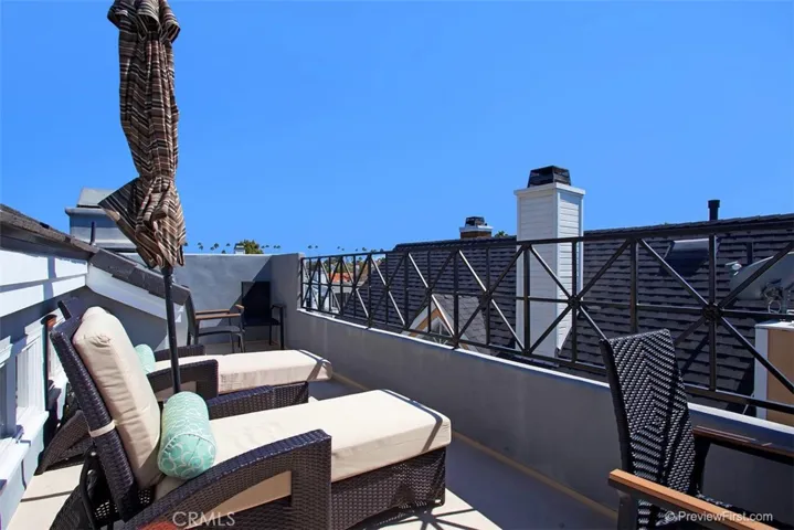 441 Carnation Avenue, Corona del Mar, California 92625