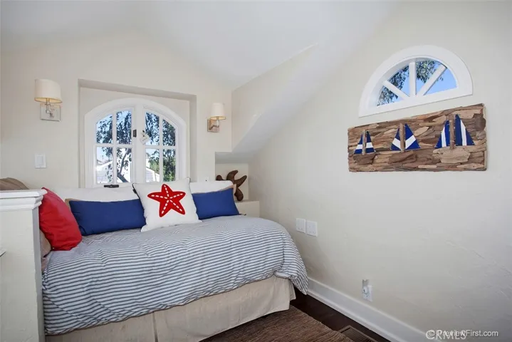 441 Carnation Avenue, Corona del Mar, California 92625
