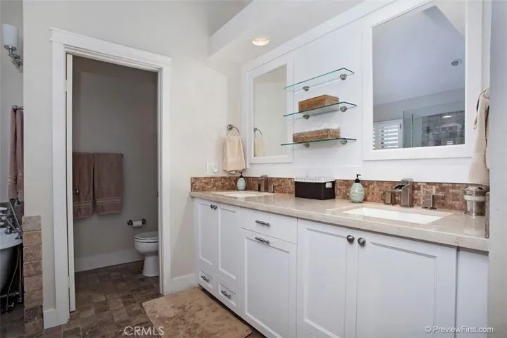 441 Carnation Avenue, Corona del Mar, California 92625