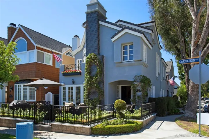441 Carnation Avenue, Corona del Mar, California 92625