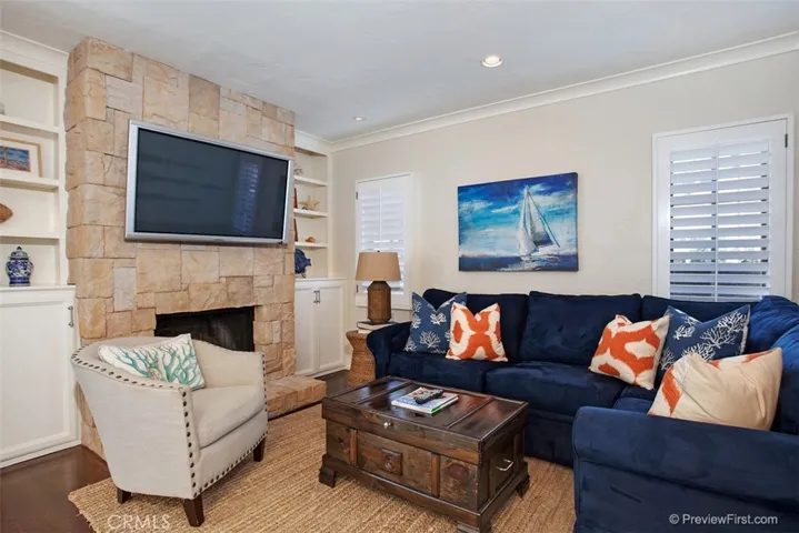 441 Carnation Avenue, Corona del Mar, California 92625