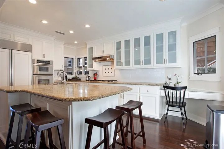 441 Carnation Avenue, Corona del Mar, California 92625