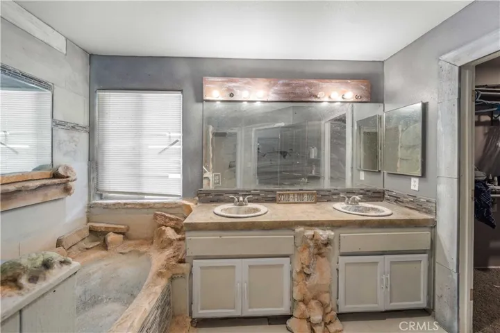 13812 Windward Lane, Helendale, California 92342