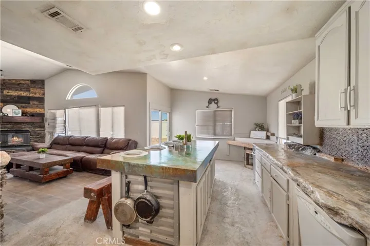 13812 Windward Lane, Helendale, California 92342