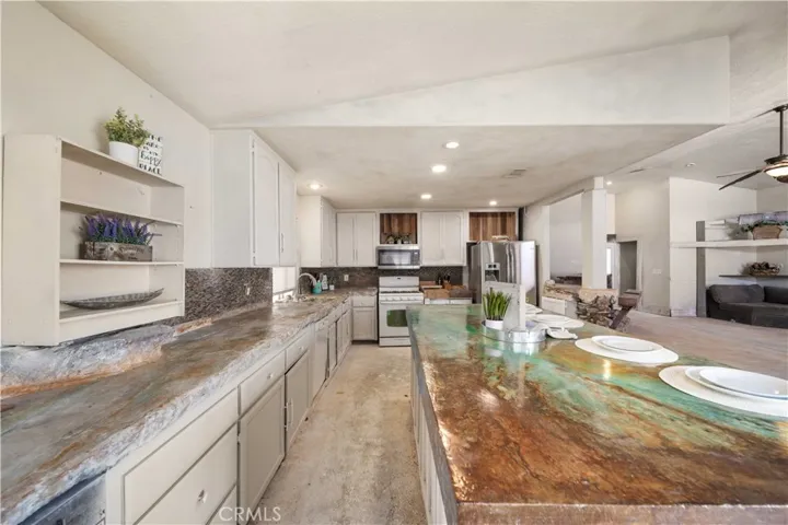 13812 Windward Lane, Helendale, California 92342