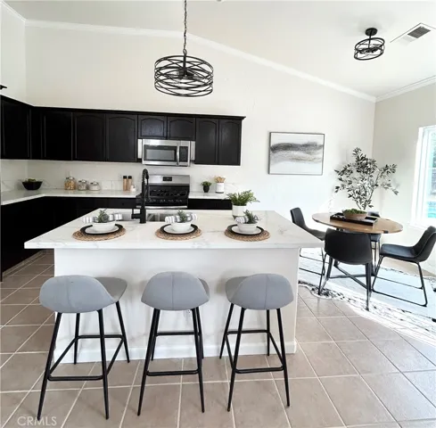 2143 E Turnberry E Avenue, Fresno, California 93730