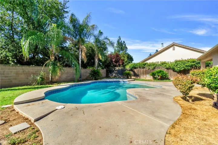 2143 E Turnberry E Avenue, Fresno, California 93730