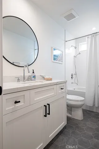 947 Balboa W Boulevard, Newport Beach, California 92661