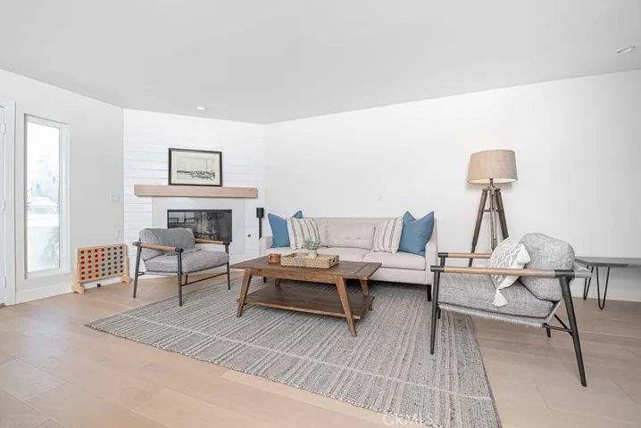 947 Balboa W Boulevard, Newport Beach, California 92661