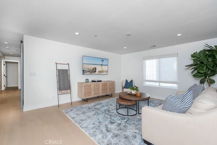 947 Balboa W Boulevard, Newport Beach, California 92661