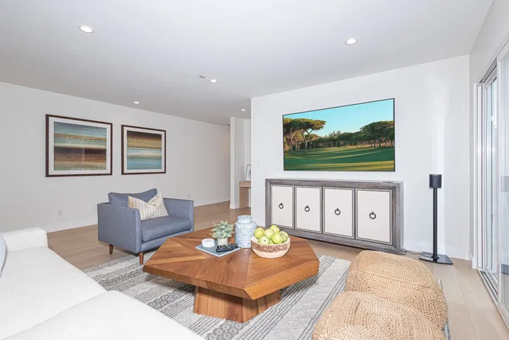 947 Balboa W Boulevard, Newport Beach, California 92661