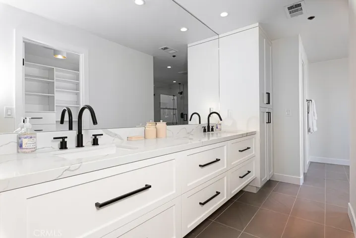 947 Balboa W Boulevard, Newport Beach, California 92661