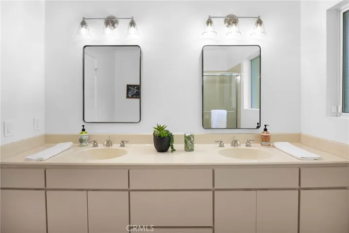 5400 E La Pasada Street, Long Beach, California 90815