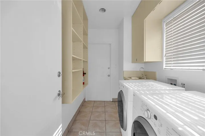 5400 E La Pasada Street, Long Beach, California 90815