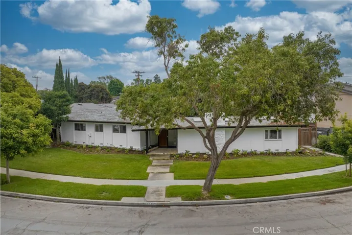 5400 E La Pasada Street, Long Beach, California 90815