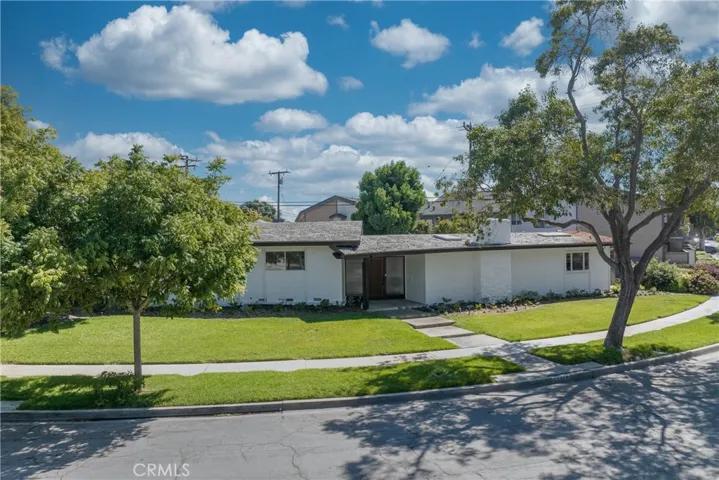 5400 E La Pasada Street, Long Beach, California 90815