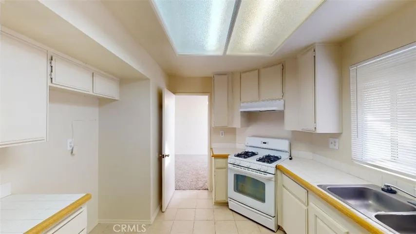 12246 Pluto Drive, Victorville, California 92392