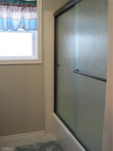 TILE SURROUND TUB/SHOWER IN THE HALL BATH!
