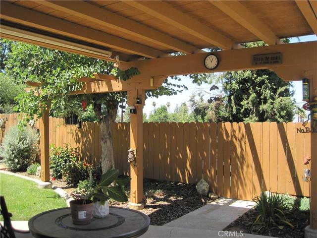 PEACEFUL BACKYARD!