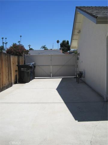 HUGE SPACE FOR YOUR RV!!