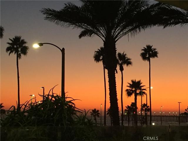 Enjoy the stunning Huntington Beach sunsets!


