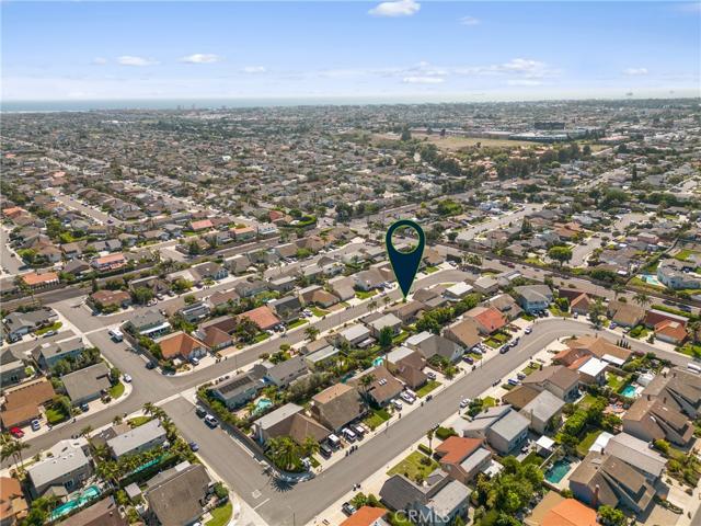 Langenbeck Park is just steps away, offering a great space for walks, play, and basketball!
